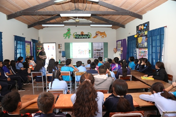 Estudiantes de Nueva Asunción refuerzan su educación vial y ambiental en el marco de la ruta PY12