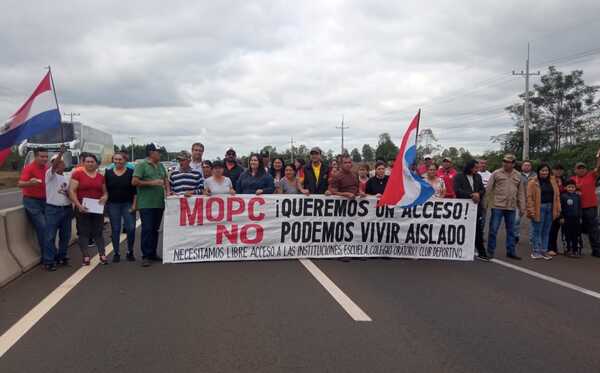 Vecinos de San José, continúan con la medida de fuerza contra el MOPC, por reapertura de accesos a sus comunidades - Noticiero Paraguay