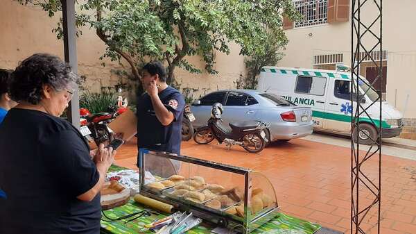 Recurren a feria de comida para reparar ambulancias en Ciudad del Este - ABC en el Este - ABC Color