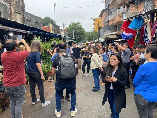 AUDIO: Controlan principio de incendio en centro de distribución de la ANDE en el Mercado 4 - Ancho Perfil - ABC Color