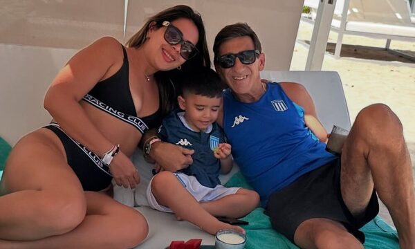 ¡Costas, hasta bikini de Racing le hizo ponerse a su lapa paraguaya!