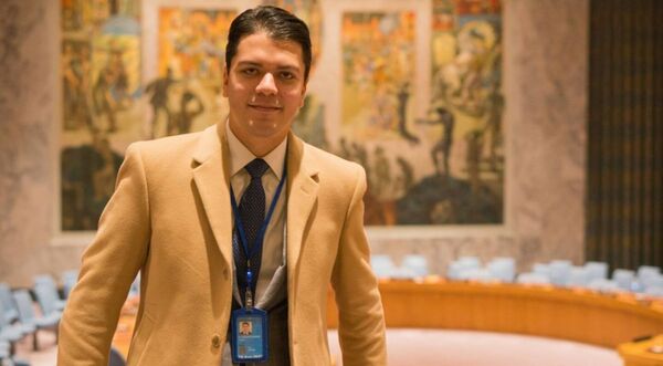 Alonso Illueca: «China tiende a explotar las deficiencias estratégicas de las democracias jóvenes»