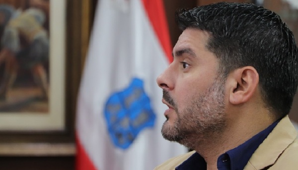 Nenecho Rodríguez admite el uso irregular de bonos y anuncia querella contra el contralor - OviedoPress