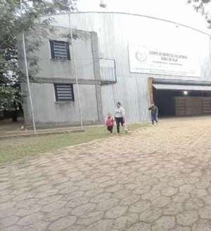 Dan clases en cuartel de bomberos, mientras construyen nuevo pabellón escolar - Nacionales - ABC Color