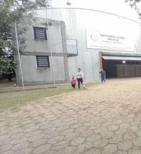 Dan clases en cuartel de bomberos, mientras construyen nuevo pabellón escolar - Nacionales - ABC Color