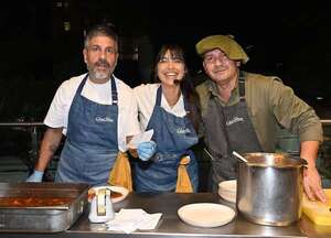 Casa Rica recibió a Felicitas Pizarro con un show de cocina en vivo - Sociales - ABC Color