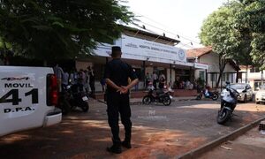Joven hospitalizado sufre grave cuadro de salud, médicos buscan a sus familiares