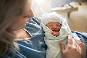 Vacuna contra el VRS: ¿Por qué es importante proteger a los bebés? - trece