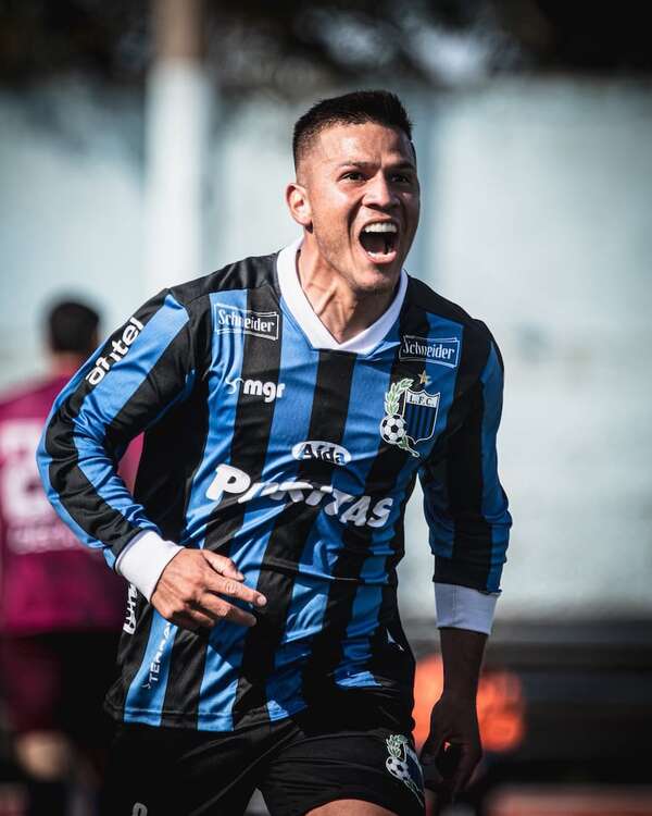 Hugo Quintana marca agónico gol del triunfo del Liverpool en Uruguay - Fútbol - ABC Color