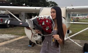 ¡Ja’úta la sopa! ¡La piloto sexy Nara Arzamendia recibió propuesta de casorio!