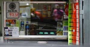 La Nación / Venezuela suma 50 arrestos buscando frenar suba del dólar paralelo