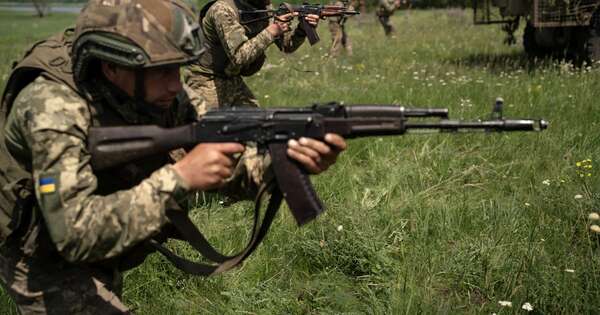 La Nación / Rusia y Ucrania se acusan mutuamente de retrasar el canje de prisioneros