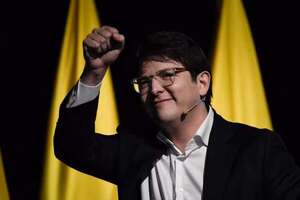 Hieren de bala en “atentado” a un senador aspirante a la presidencia de Colombia