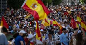 La Nación / Madrid: miles de personas se manifiestan contra el gobierno de Pedro Sánchez