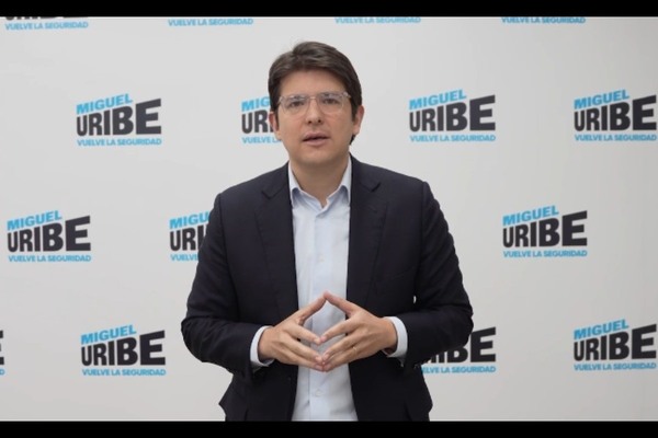 Aspirante a presidencia de Colombia supera con éxito una primera cirugía tras ser baleado - La Clave