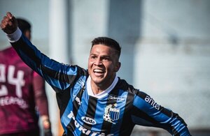Versus / ¿Vuelve a Olimpia? Hugo Quintana y un nuevo golazo en Uruguay