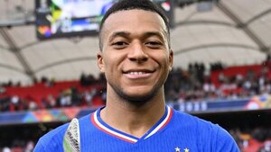 Kylian Mbappé le da el tercer lugar a Francia