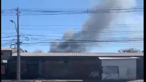 Bomberos controlan incendio de grandes proporciones en barrio San Pablo