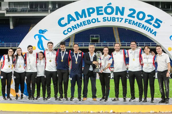 Kinesióloga de la FCMUNA se consagró campeona con la Albirroja del Sudamericano femenino - trece