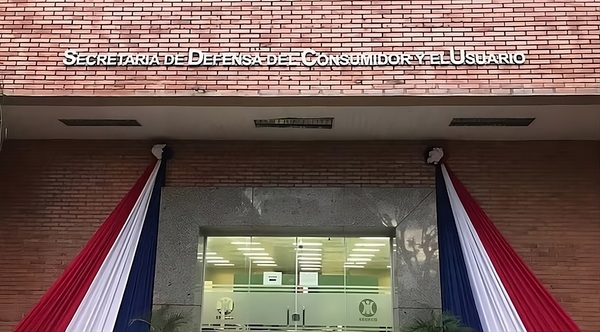 Sedeco multa a Tigo y Claro por violar derechos de usuarios