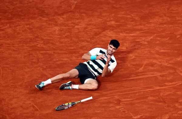 Alcaraz resucita ante Sinner en una legendaria final de Roland Garros - Polideportivo - ABC Color