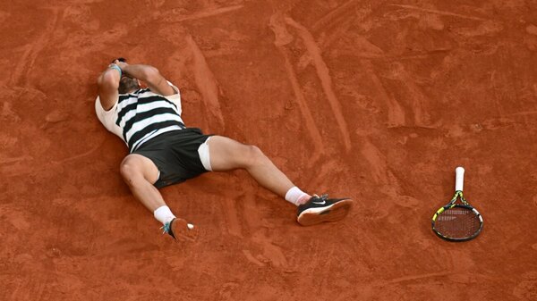 Versus / Carlos Alcaraz, ¿quién se puede resistir al chico de oro del tenis mundial?