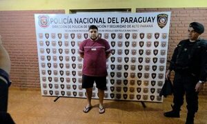 Cae robacoches con 8 órdenes de captura: quiso burlar a la Policía con cédula de su «amigo»