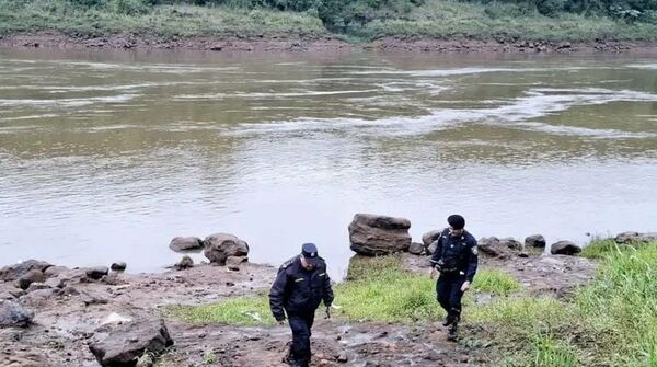 Hallan un te’õngue de un desconocido a orillas del río Paraná