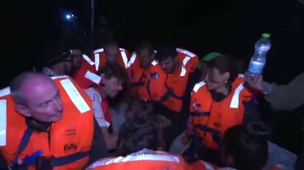 Video: Israel intercepta barco humanitario a Gaza e invita a pasajeros a regresar a sus países - Mundo - ABC Color