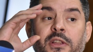 Nenecho se aumentó el salario 22% y gana G. 32 millones, pese a crisis