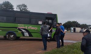 Carrera de buses termina en accidente