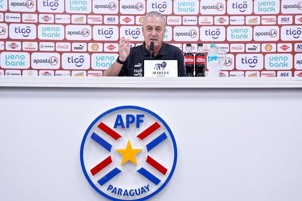 La Albirroja va a Brasil buscando el punto que le lleve directamente al Mundial - .::Agencia IP::.