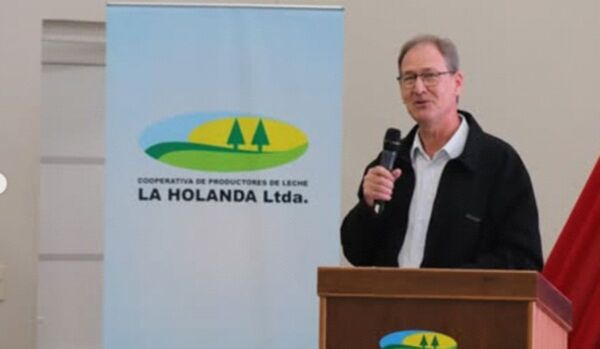 Fecoprod y La Holanda rindieron homenaje al esfuerzo diario de los productores lecheros