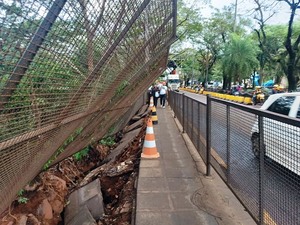 Reparación de paso peatonal sobre el Puente de la Amistad debe empezar hoy - La Clave