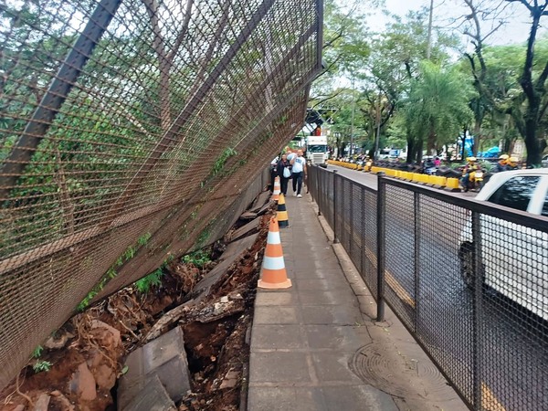 Reparación de paso peatonal sobre el Puente de la Amistad debe empezar hoy - La Clave