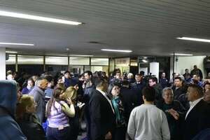 Solo algunos ediles y funcionarios de Asunción cobraron este mes - Nacionales - ABC Color