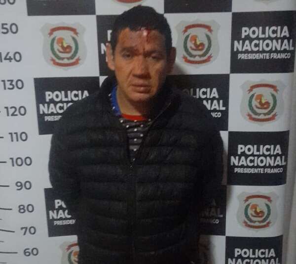 Vecinos reducen a un hombre tras apuñalar a un joven - ABC en el Este - ABC Color