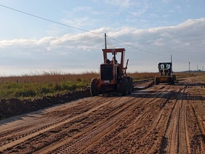 Más de 2.500 personas beneficiadas con mantenimiento vial en Yabebyry - .::Agencia IP::.