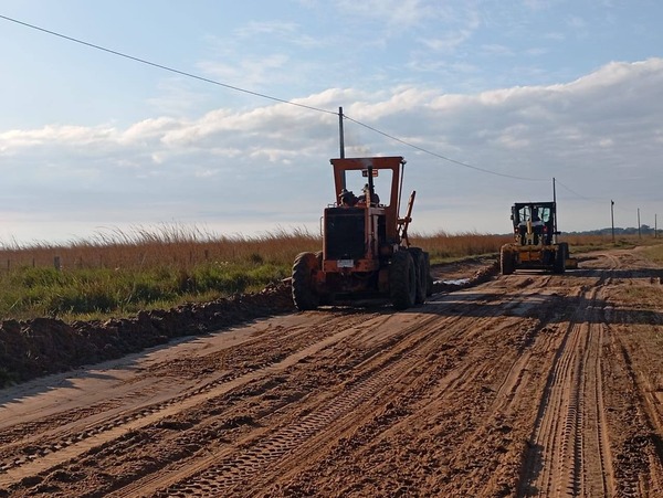 Más de 2.500 personas beneficiadas con mantenimiento vial en Yabebyry - .::Agencia IP::.