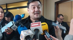 Pedir expulsión de embajador francés es una tremenda estupidez, según Buzarquis