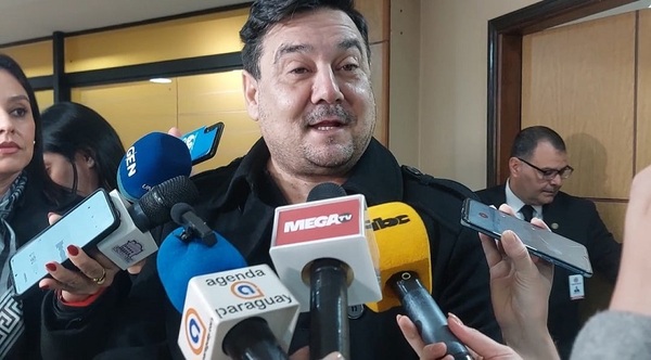 Pedir expulsión de embajador francés es una tremenda estupidez, según Buzarquis