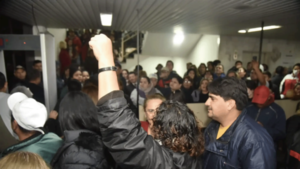 Protestan por salarios frente a Nenecho