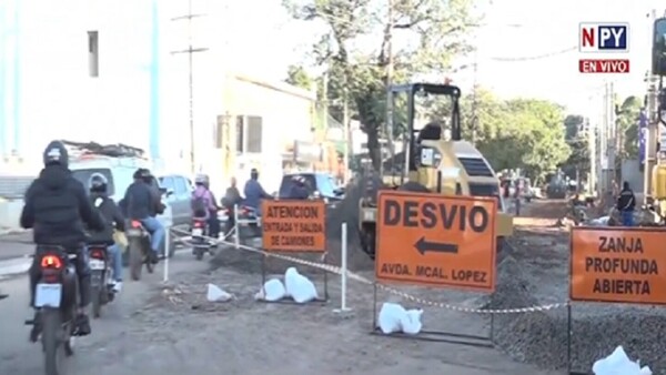 Congestión por obras de desagüe en Mariscal López siguen representando una tortura