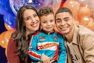 Miguel Almirón celebró la vida de Francesco antes de partir con la Albirroja rumbo a Brasil - Gente - ABC Color