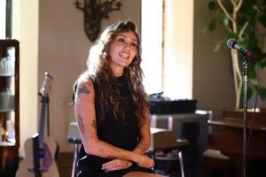 ¡Cantante contó cómo le mentía a su contador para cubrir gastos de “estupefacientos”!
