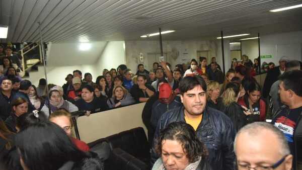 Reducir impuestos, reducir gastos y acabar con deudas para solucionar crisis municipal