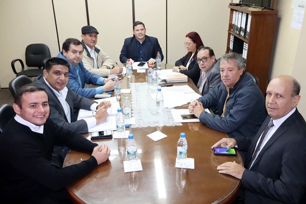 Diputados en comisión dictaminan intervención a Ciudad del Este