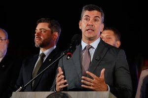 Hackean cuenta de Santi Peña y publican falso decreto sobre Bitcoin