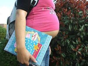 Embarazo adolescente: cada día, 25 niñas y adolescentes son madres en Paraguay - Nacionales - ABC Color