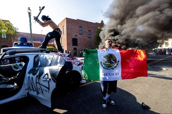 Protestas por redadas dejan 56 detenidos en Los Ángeles